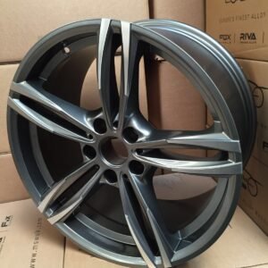 Juego de 4 llantas Avus M400 Grey-Metal 18