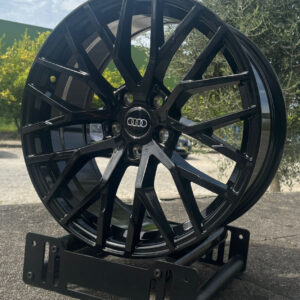 JUEGO DE 4 LLANTAS AUDI SPYDER 18 BLACK