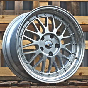 JUEGO DE 4 LLANTAS BBST LM 18X8 ET35 SILVER + NEUMATICOS 225/40R18 LANVIGATOR