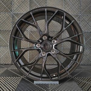 JUEGO DE 4 LLANTAS PARA BMW FAV06 8X18 5X120 ET 38 BLACK
